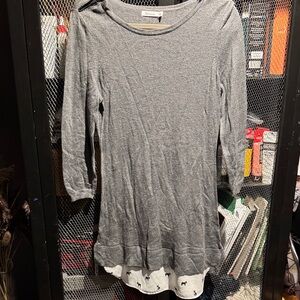 Reitmans Gray Tunic Top with White Accents